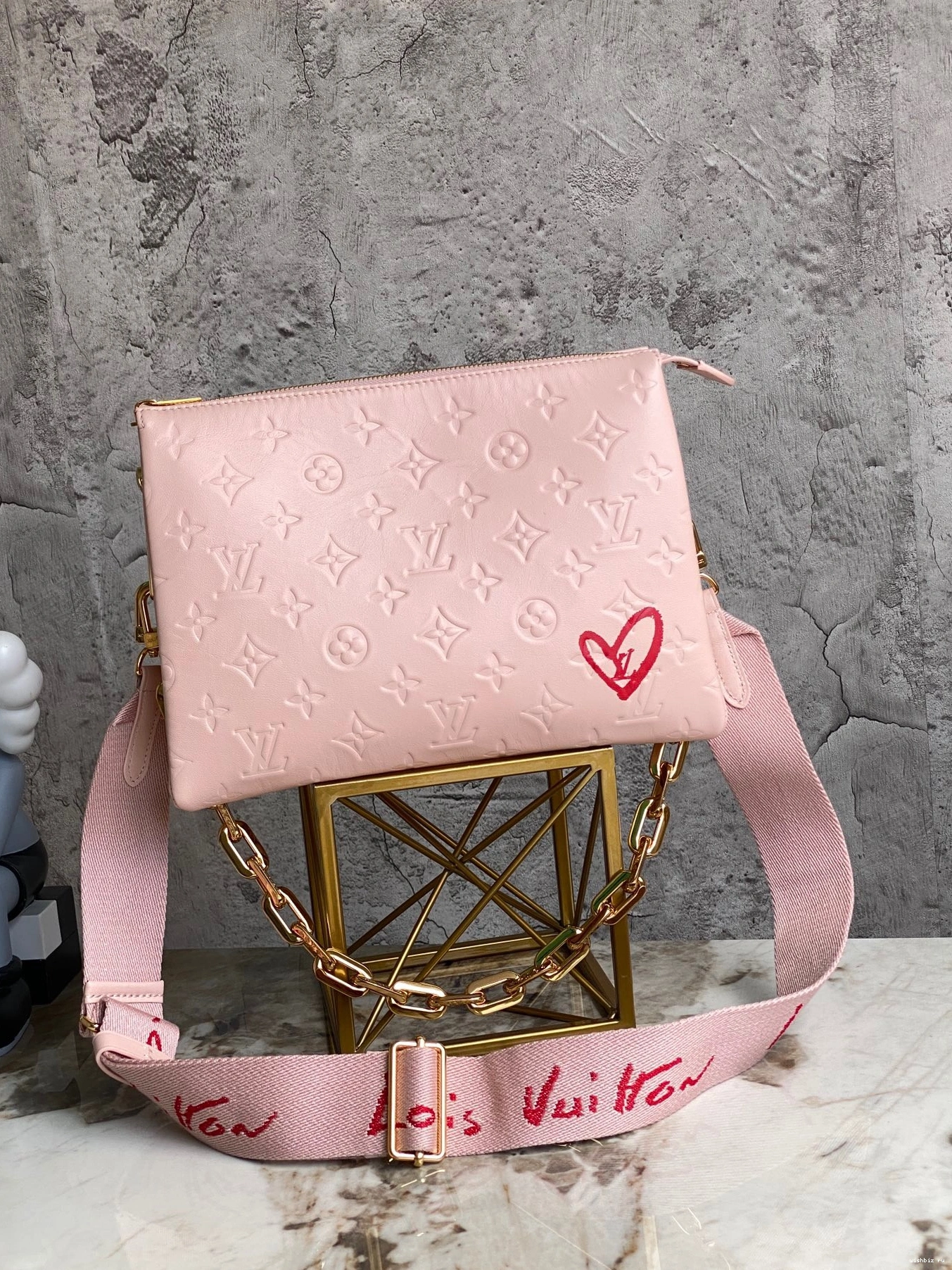 WIS LOUIS PM VUITTON LIMITED EDITION -COUSSIN 0718